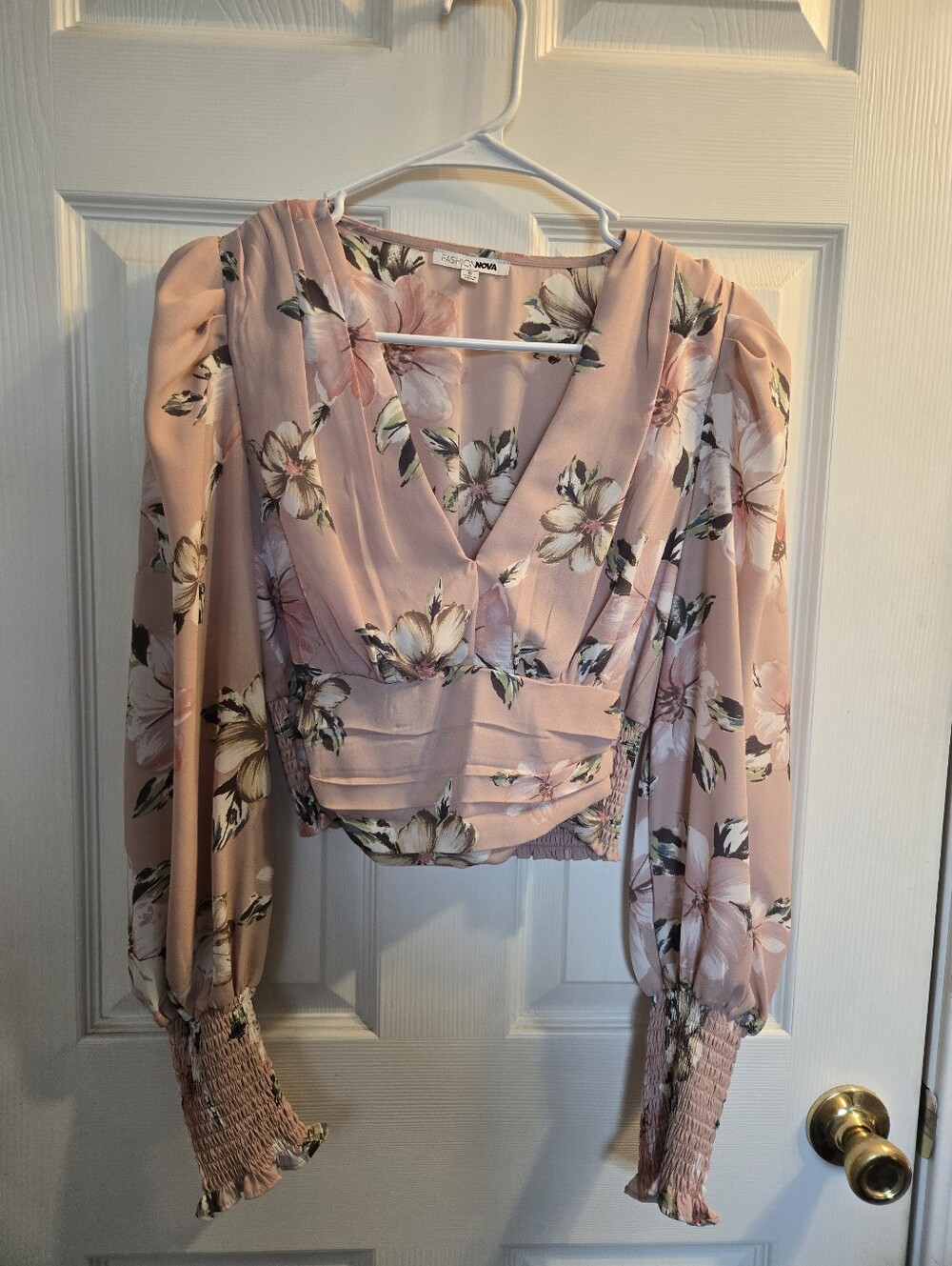 Fashion Nova Pink Floral V-Neck Puff Sleeve Blouse